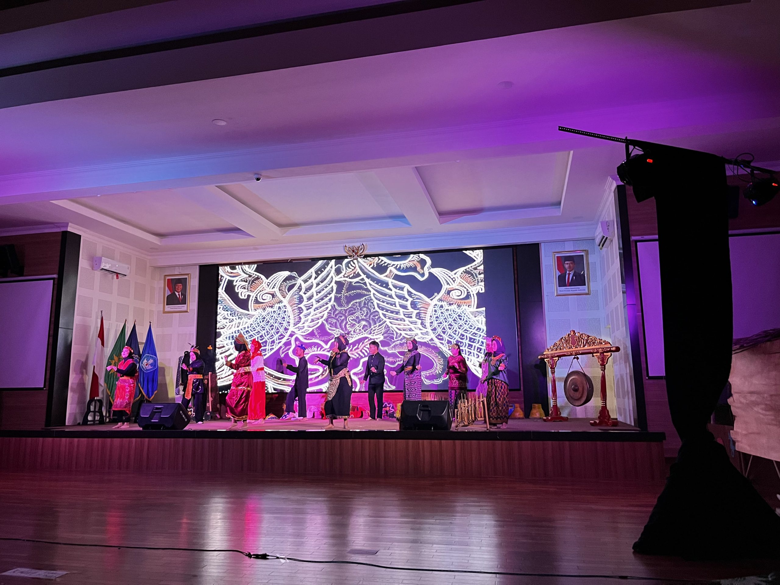 Pagelaran Seni Tari dan Drama Mahasiswa PGSD Tampilkan Kreativitas dan Literasi Sastra
